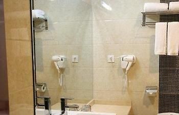 Juzhiyuan Chain Hotel Gongming Ngoại thất bức ảnh
